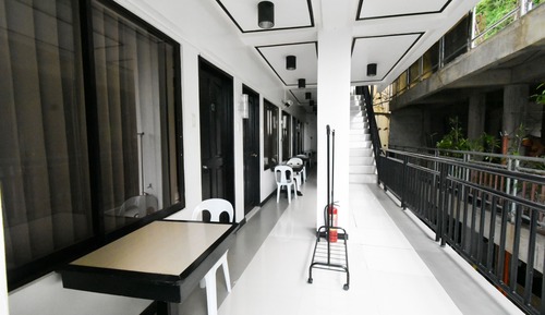 Standard Queen (4th Floor)