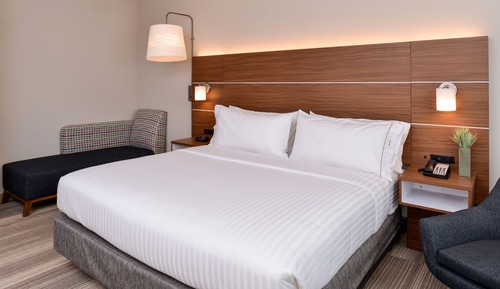 Standard Room, 1 King Bed, Accessible (Mobility Roll-In Shower)