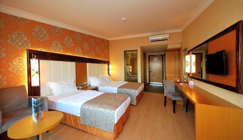 Standard Room, Partial Sea View