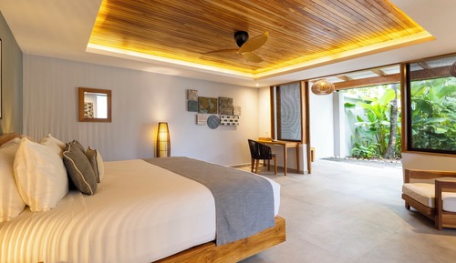 Poniente Room