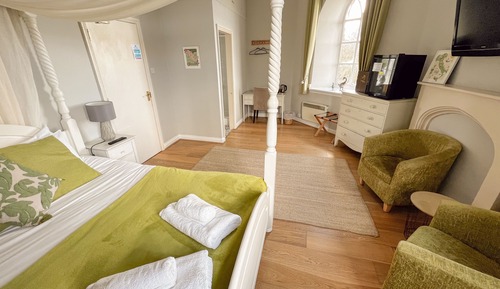 Double Room, Ensuite (Large Four Poster)