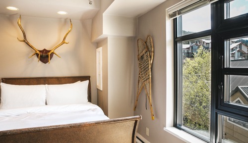 Suite 306, One Bedroom, Bronze
