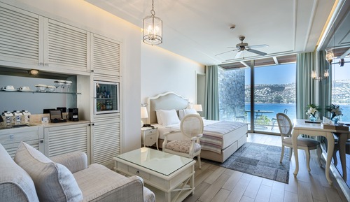 Exclusive Suite, Sea View (with Living Room)