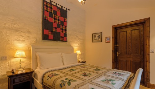 Small Double Room - Pet Friendly