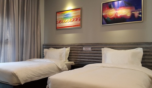 Deluxe Twin Room