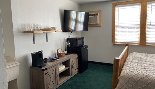 Courtyard King Suite