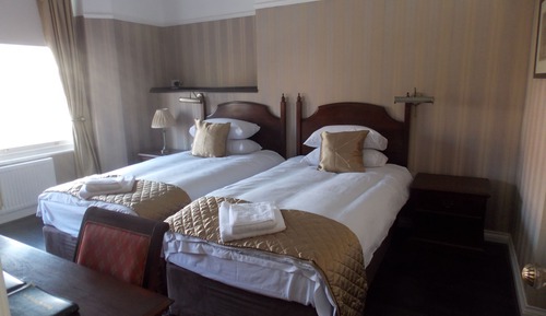 Standard Twin Room