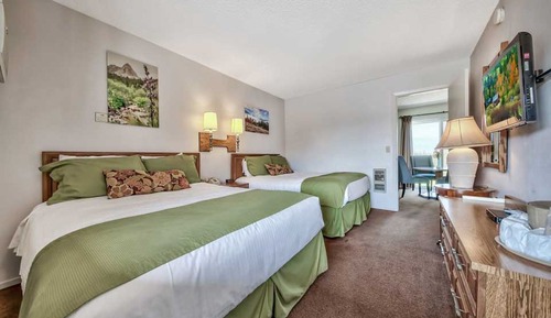 Suite, Connecting Rooms