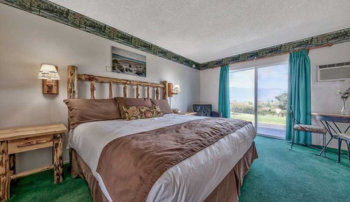 Deluxe Room, 1 King Bed (River)