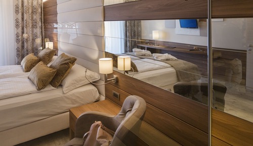 Family Room (Superior)