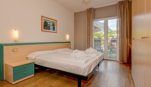 Standard Double Room, Garden View