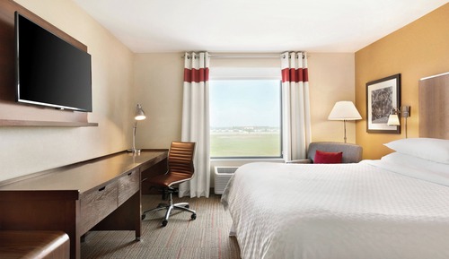 Room, 1 King Bed (Mobility/Hearing Access, Roll-in Shwr)