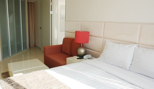 Junior Suite, 1 Bedroom, Non Smoking, Partial Sea View (OCEAN)