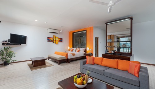PRIVILEGE SUITE WITH PRIVATE JACUZZI AND SEA VIEW