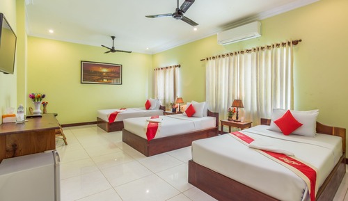 Triple Room (with Aircon - Free Pick up)