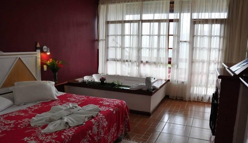 Suite, Bathtub