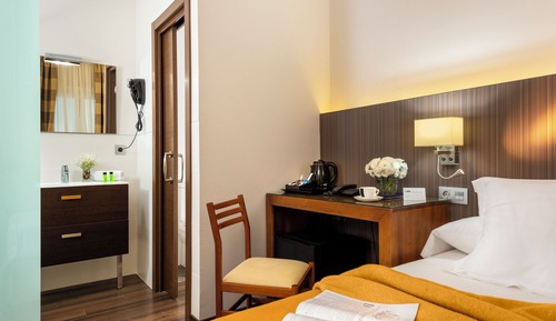 Double Room (with extra bed)