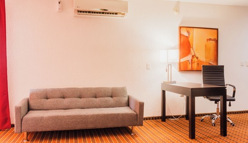 Junior Studio Suite