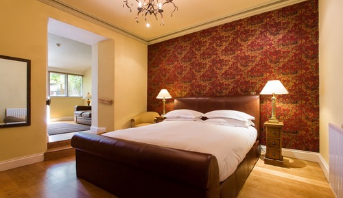Suite, Hot Tub