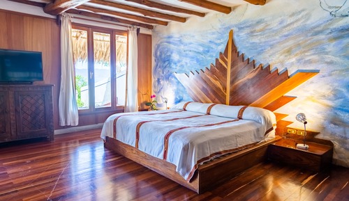 Superior Suite, 1 King Bed, Non Smoking, Lake View