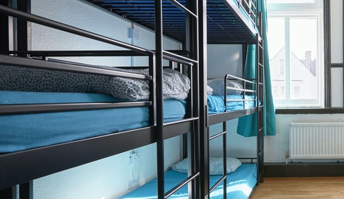6 Bed Private Room (shared bathroom)