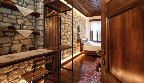 Traditional Triple Room, River View