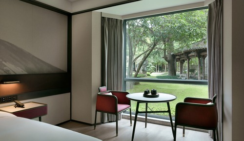 Deluxe Double Room, Garden View