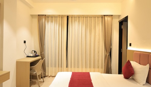 Executive Room, City View