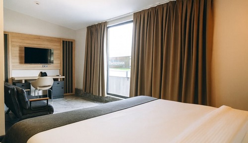 Deluxe Room, Balcony