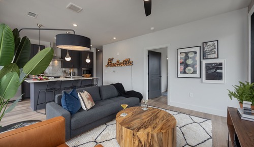 House (2 Bedrooms)