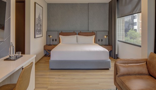 Business Suite, City View