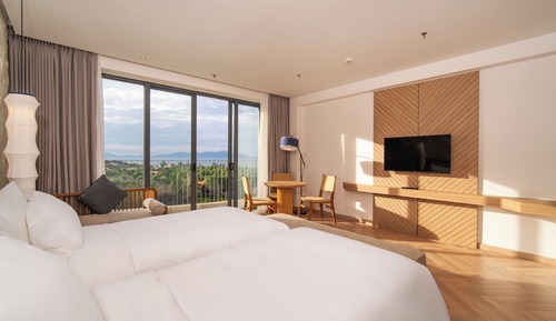 Luxury Apartment, Balcony, Partial Ocean View