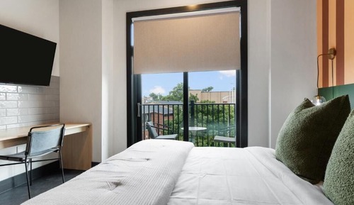 Deluxe Studio, 1 King Bed with Sofa bed