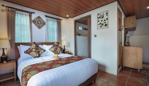 Deluxe Room with Pool View