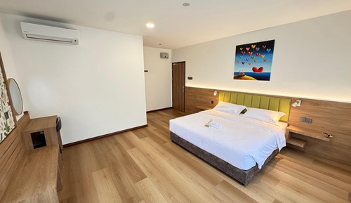 Deluxe Room, 1 King Bed, Non Smoking