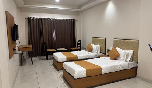 Deluxe Twin Room