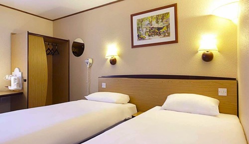 Standard Twin Room