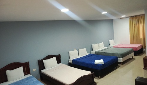 Family Room, Multiple Beds
