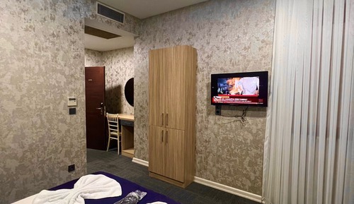 Family Triple Room, City View