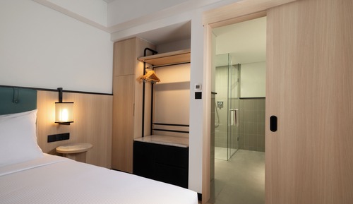 King Deluxe Suite Sofa Bed