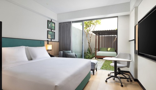 King Guest Room with Terrace