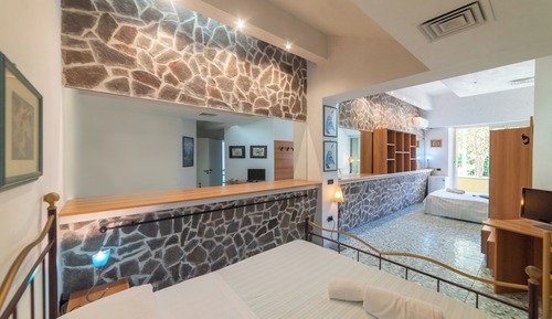 Comfort Quadruple Room