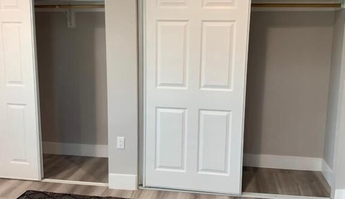 Deluxe Room, 1 Queen Bed, Non Smoking, Private Bathroom