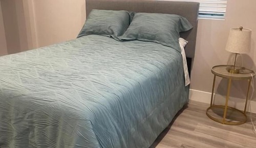 Deluxe Double Room, 1 Queen Bed, Non Smoking, Private Bathroom