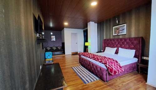 Deluxe Room, Valley View