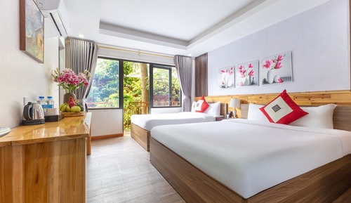 Deluxe Triple Room, Balcony, Garden View