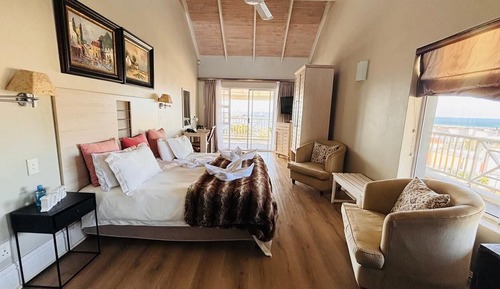 Honeymoon Suite