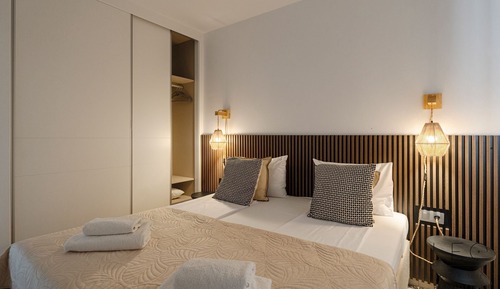 Deluxe Apartment