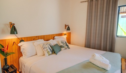 Deluxe Suite, Jetted Tub