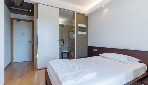 Single Room, Balcony